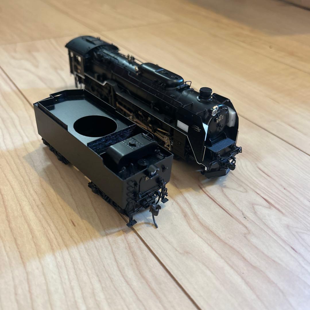 Nゲージ蒸気機関車と貨車のセット