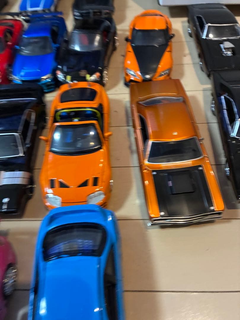 スポーツカー風ミニカーセット 約32台