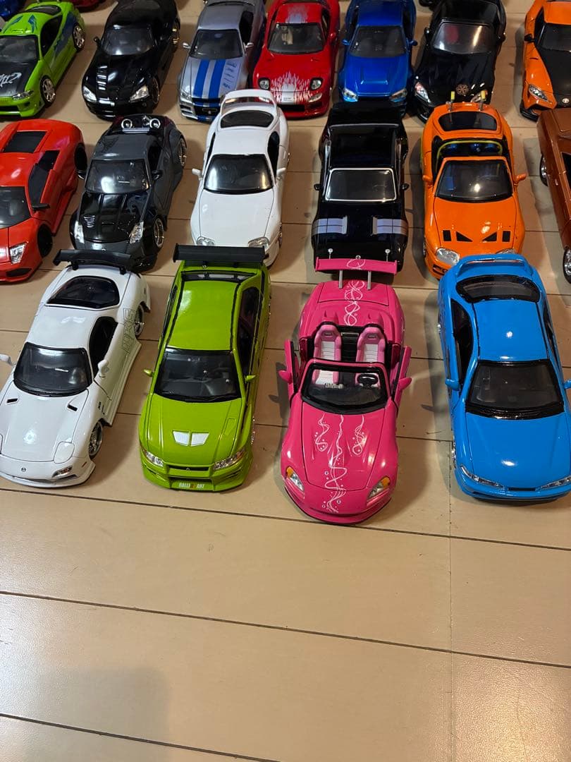 スポーツカー風ミニカーセット 約32台