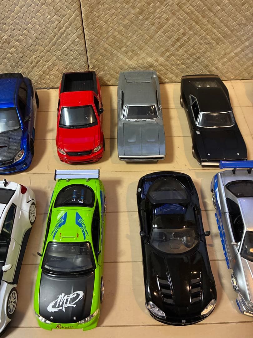 スポーツカー風ミニカーセット 約32台