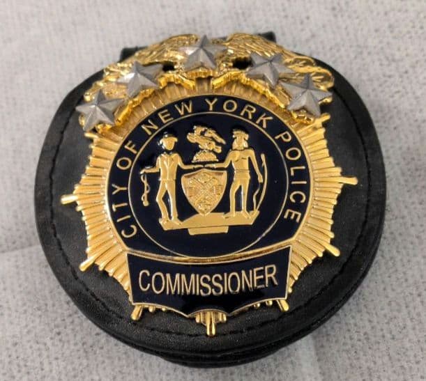 NYPD コミッショナー ポリスバッジ ＋ レザー製クリップ付きバッジホルダー