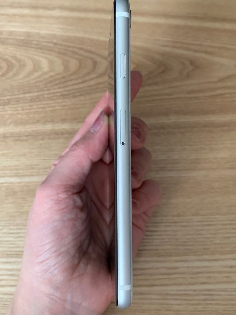 iPhone SE 第2世代 64GB ホワイト 美品 SIMフリー