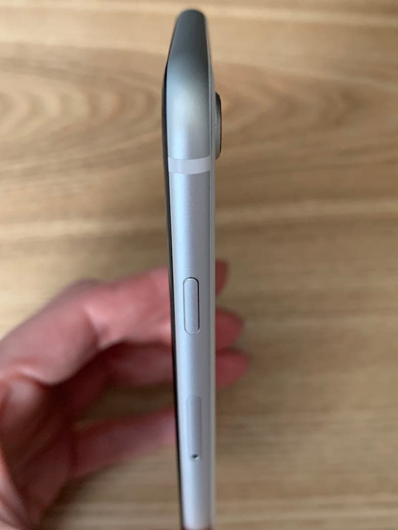 iPhone SE 第2世代 64GB ホワイト 美品 SIMフリー