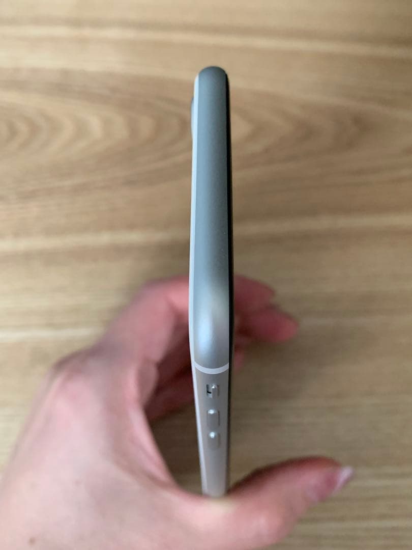 iPhone SE 第2世代 64GB ホワイト 美品 SIMフリー