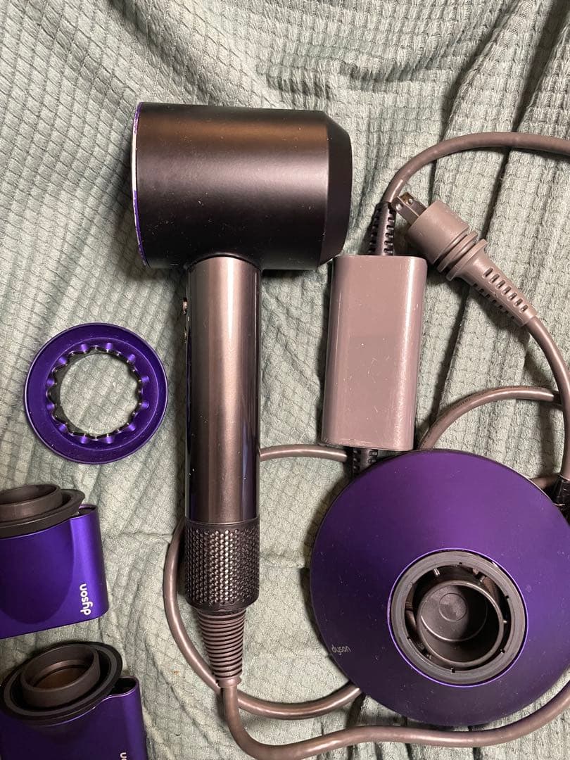 ダイソン　ドライヤー　Dyson ヘアードライヤー