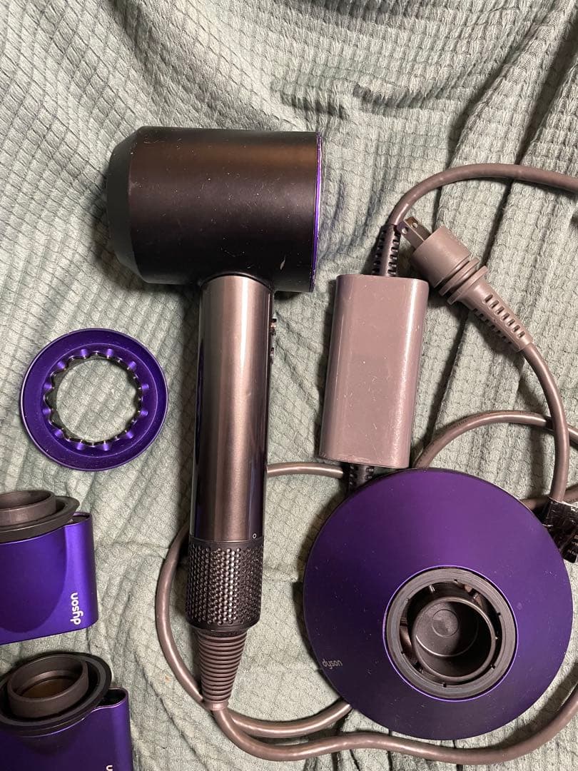 ダイソン　ドライヤー　Dyson ヘアードライヤー