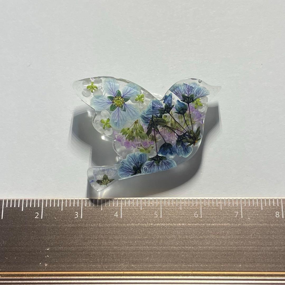 blueにお花の鳥さん　ハンドメイド ヘアゴム ブローチ ポニーフック キーホル