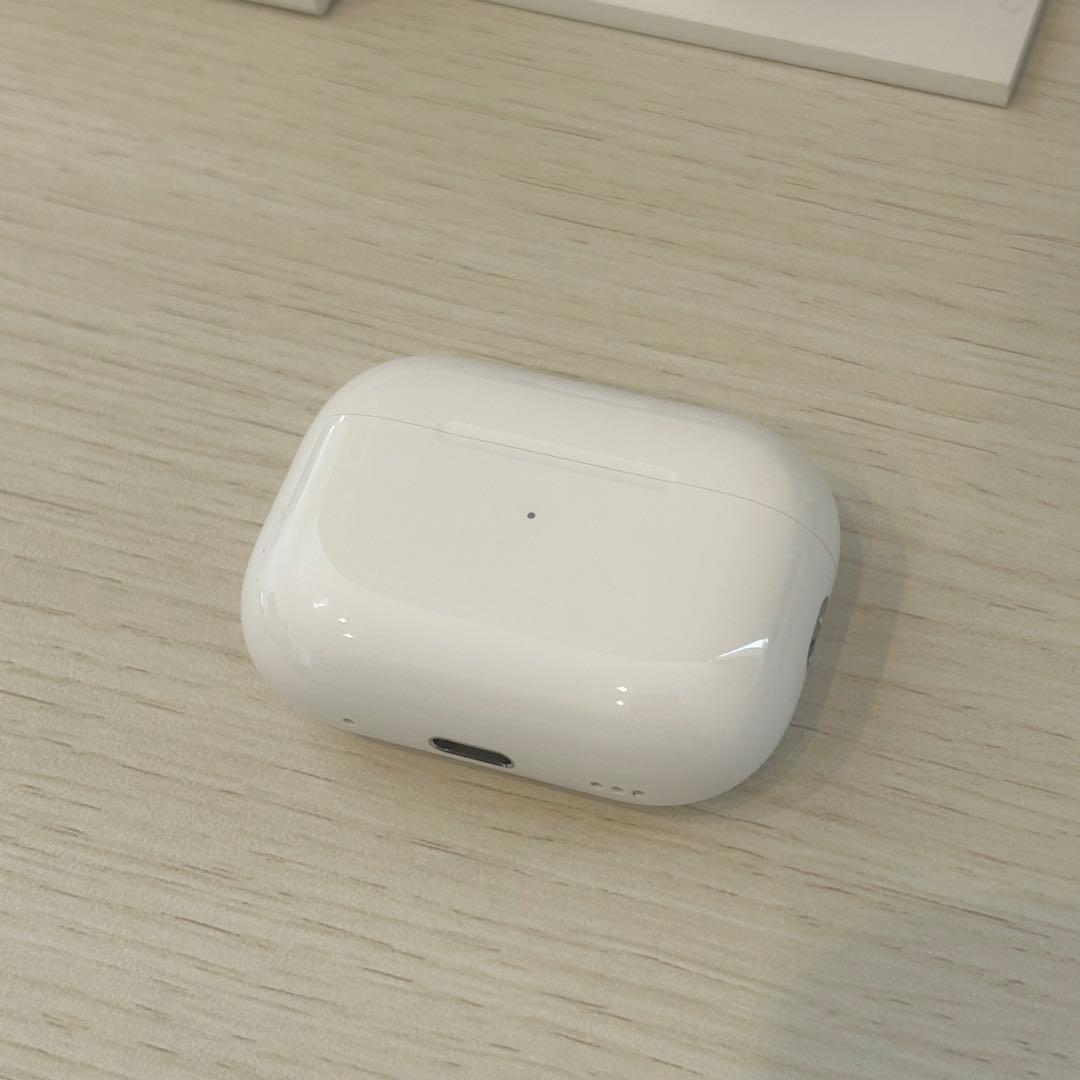 【美品】airpods pro第2世代 （USB-C） MTJV3J ケース付