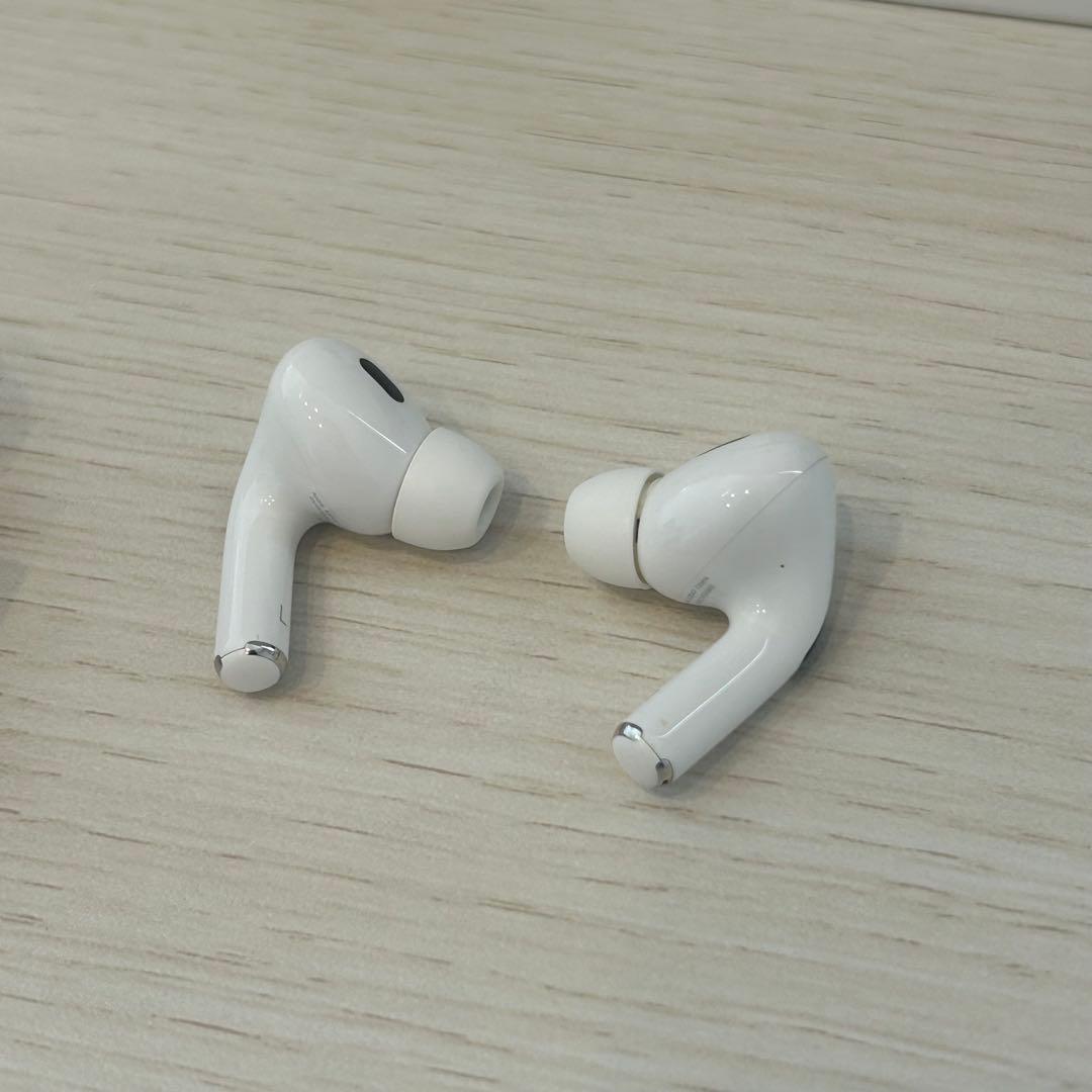【美品】airpods pro第2世代 （USB-C） MTJV3J ケース付