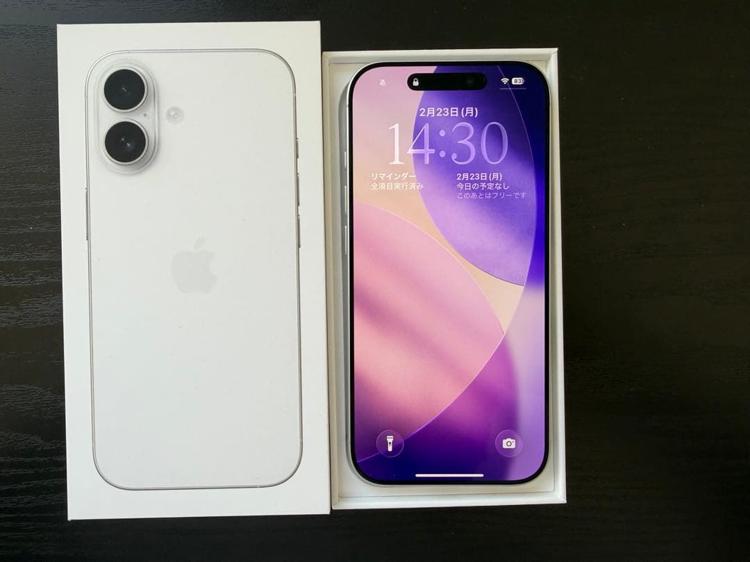 【極美品】Apple iPhone17 256GB ホワイト