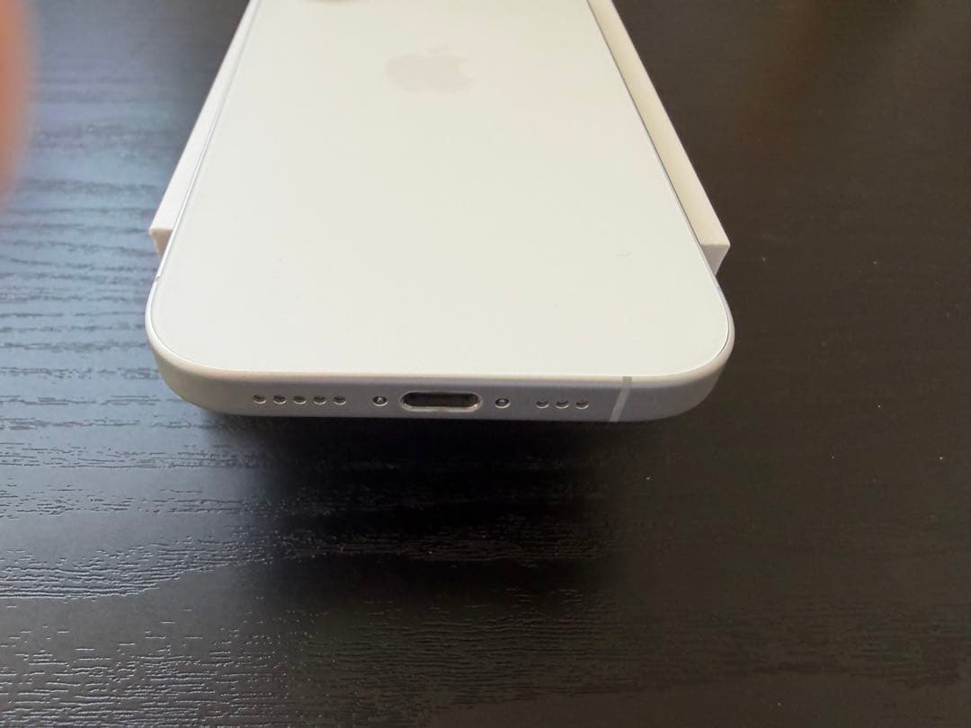【極美品】Apple iPhone17 256GB ホワイト