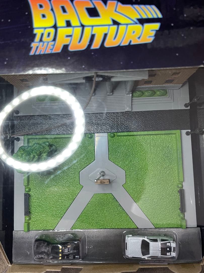 バック・トゥ・ザ・フューチャー ヒルバレー時計台　　　ジオラマ デロリアン 模型