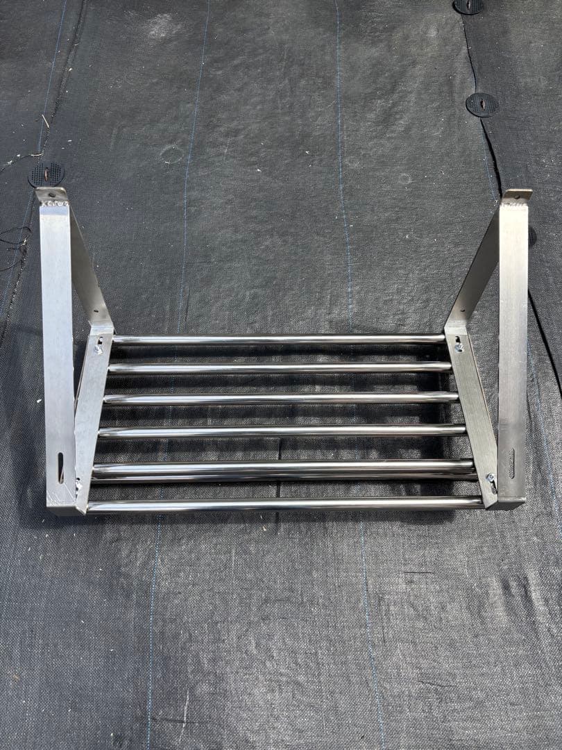 業務用　ステンレス壁取り付けパイプ棚　　幅６００