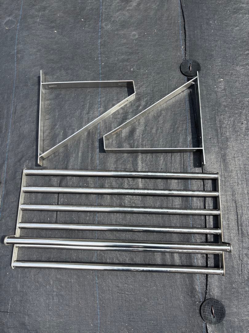 業務用　ステンレス壁取り付けパイプ棚　　幅６００