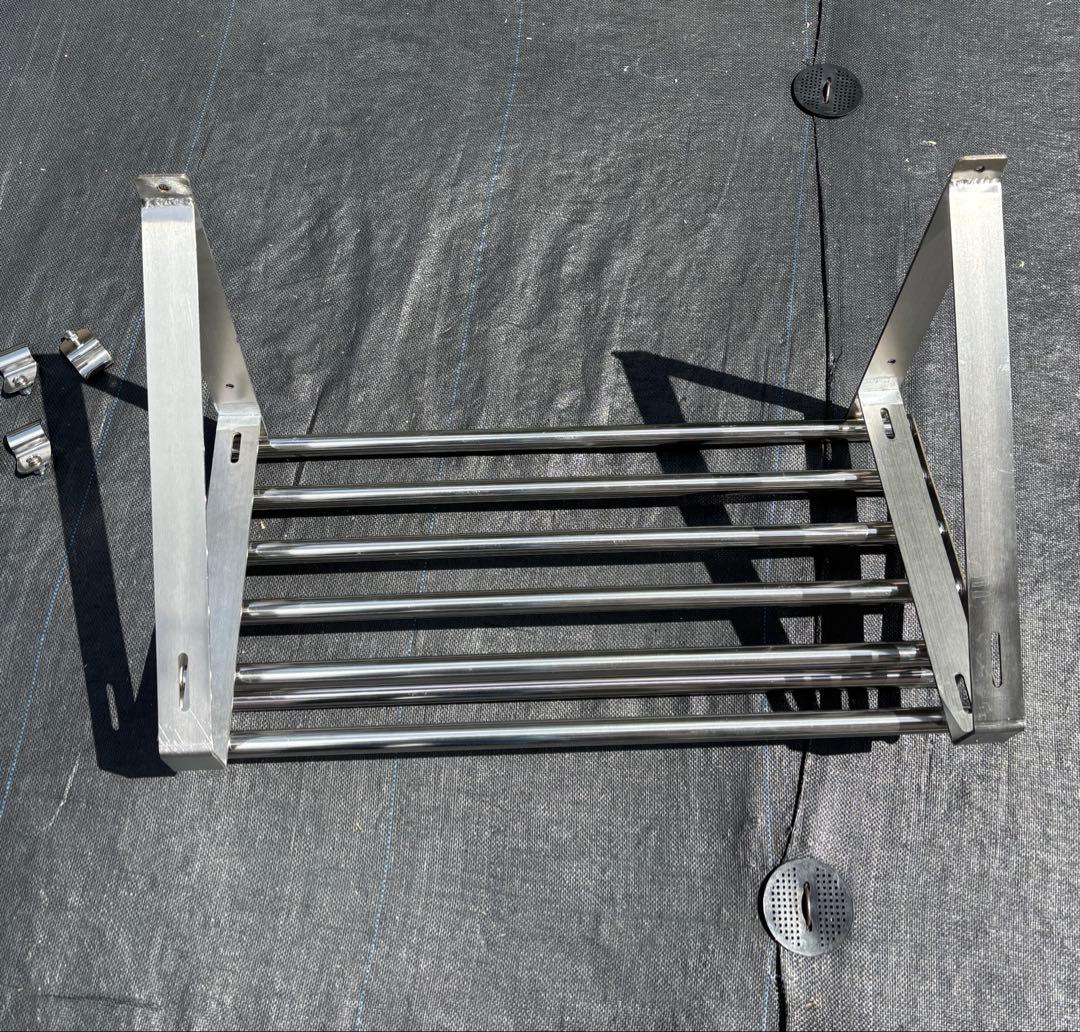 業務用　ステンレス壁取り付けパイプ棚　　幅６００