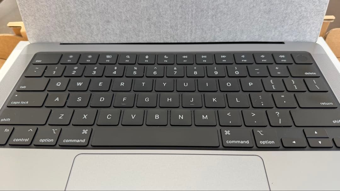 r*o様 US配列/極美品 MacBook Pro 14 M3 1TB Sグレイ