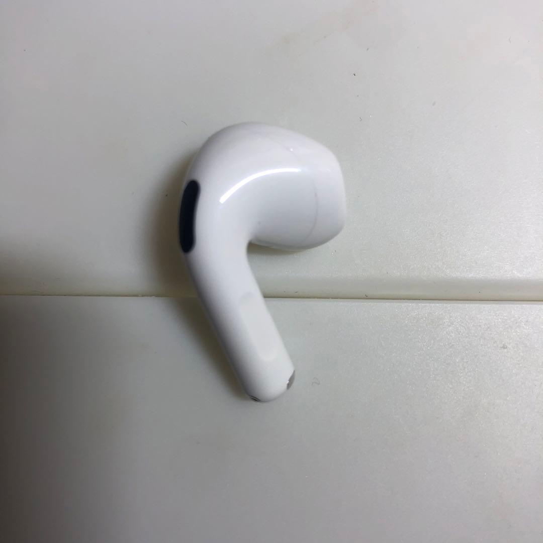 Apple AirPods 第4世代　右耳　右側　右　A3050 3053