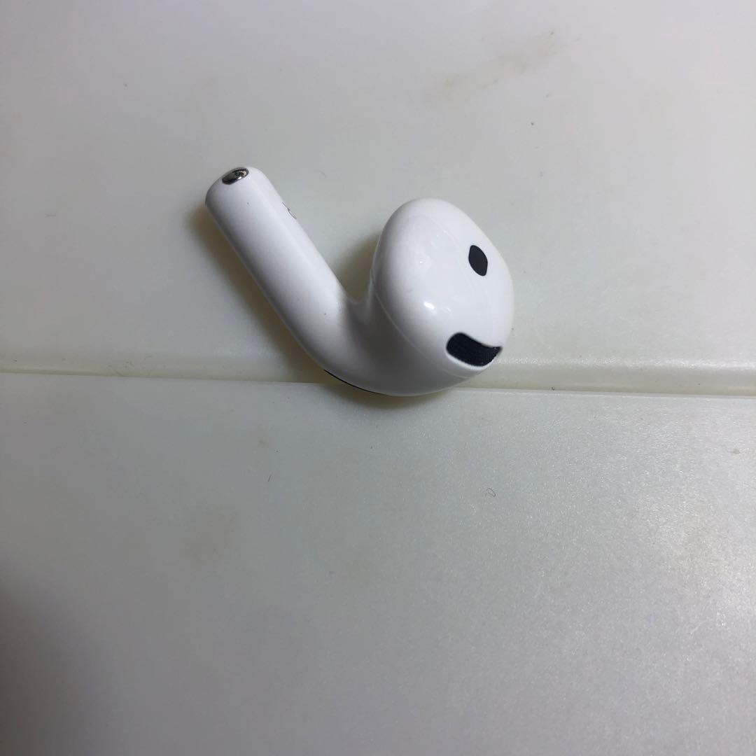 Apple AirPods 第4世代　右耳　右側　右　A3050 3053