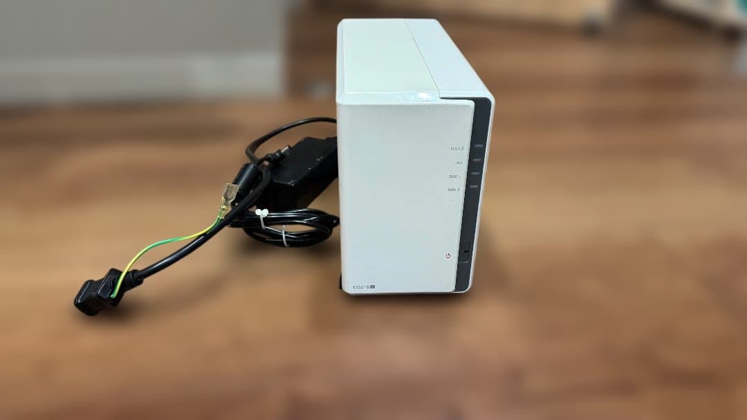 Synology NAS DS218j-XY01 Seagate 4TB×2付き