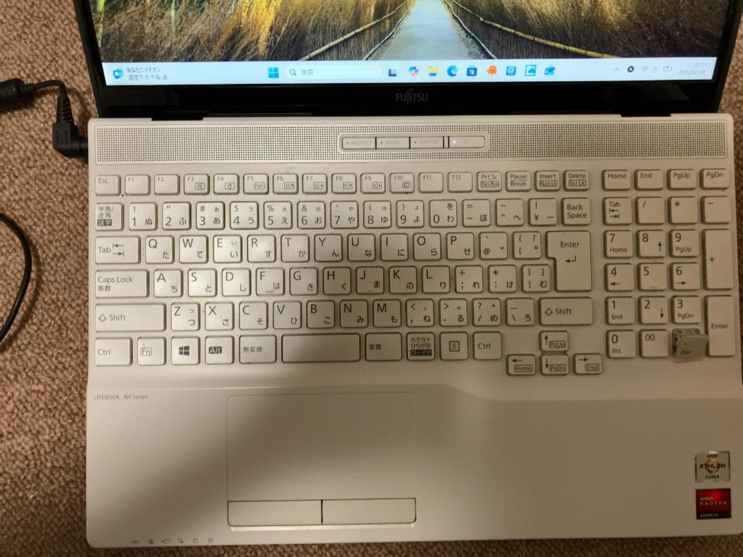 FUJITSU AH40/F FMVA40FWJ5 Windows11搭載