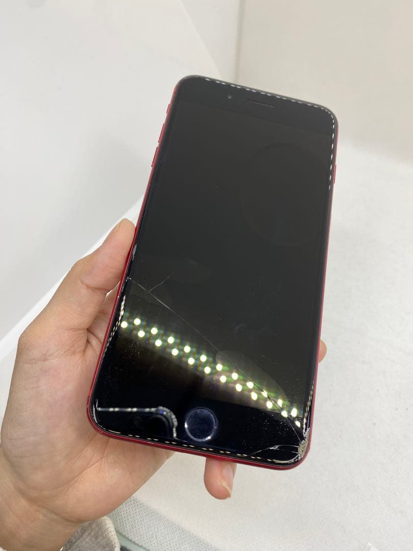 ジャンク品iPhone 8 Plus 64GB SIMフリー　94102