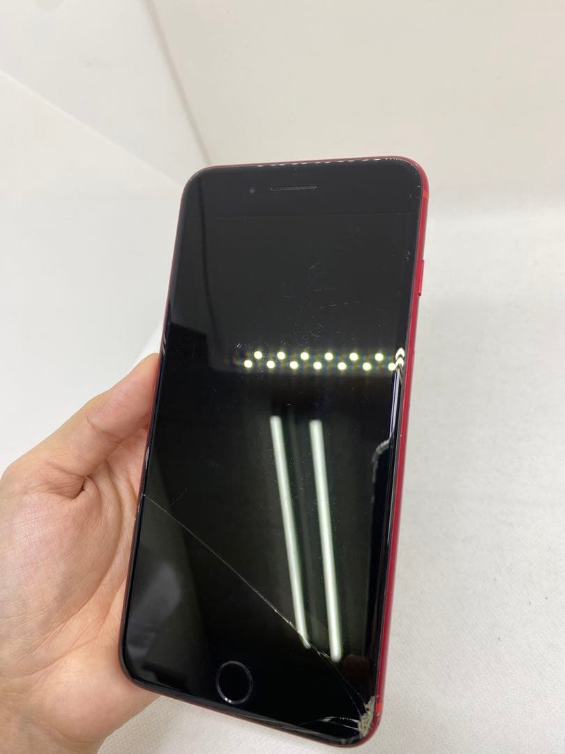 ジャンク品iPhone 8 Plus 64GB SIMフリー　94102