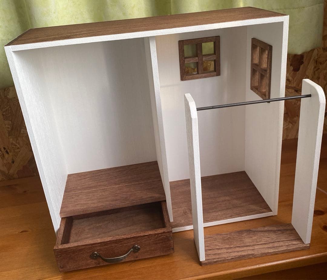 ❤︎おうち型人形用木製収納ケース　ブライスアイシードールパオラドール　クローゼット