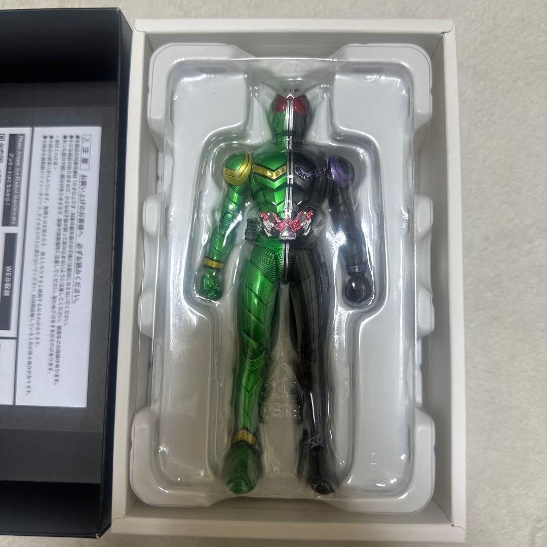 S.H.Figuarts 真骨彫製法 仮面ライダーW サイクロンジョーカー