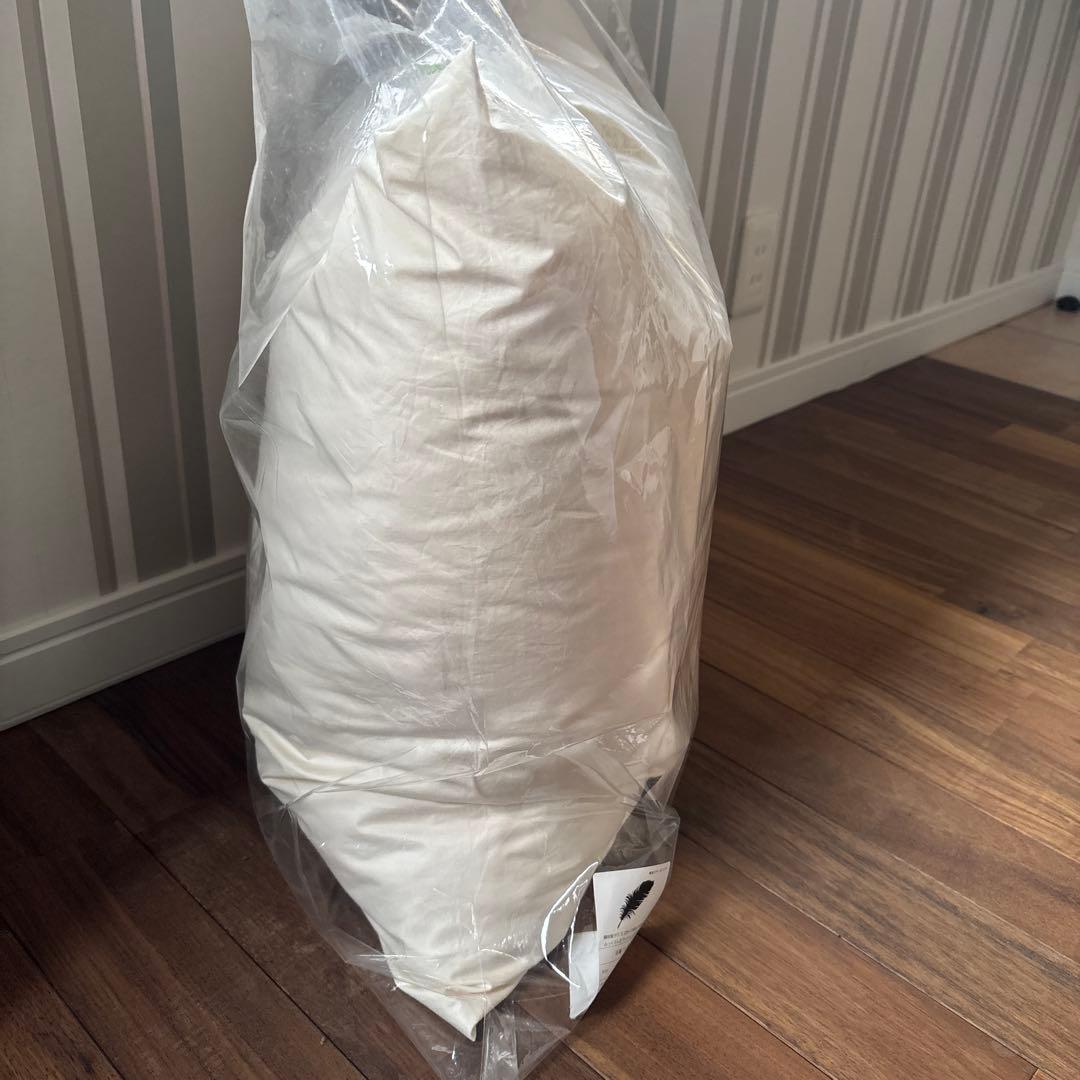 【未使用】フェザークッション63cm x 63cm