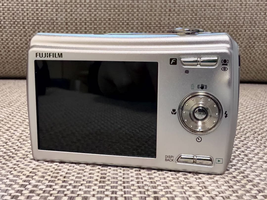 FUJIFILM FinePix F100fd SDカード・充電器・革ケース
