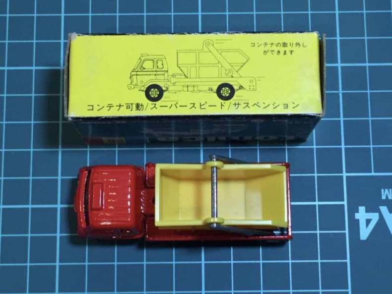 ○[美品超レア!] トミカ 日本製 黒箱 56 コンドル リフトアームトラック