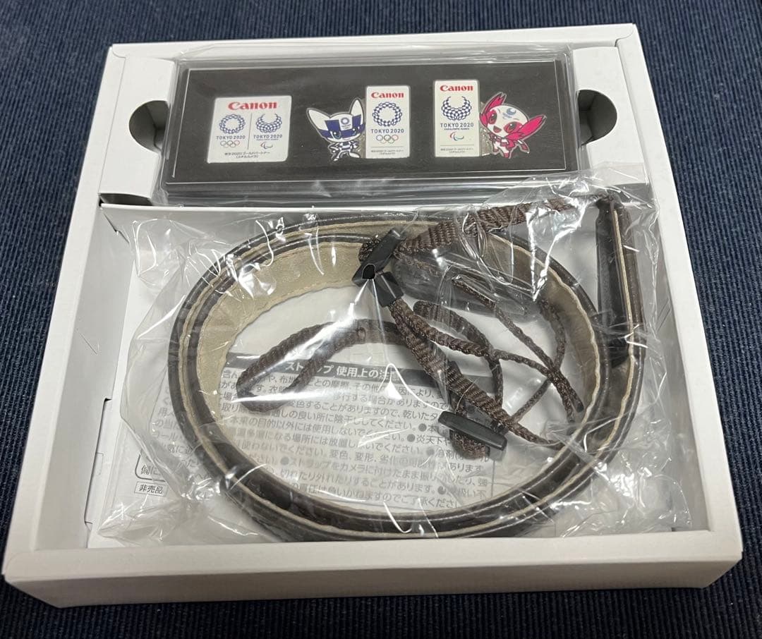 デジタルカメラ EOS M200 LIMITED GOLD KIT