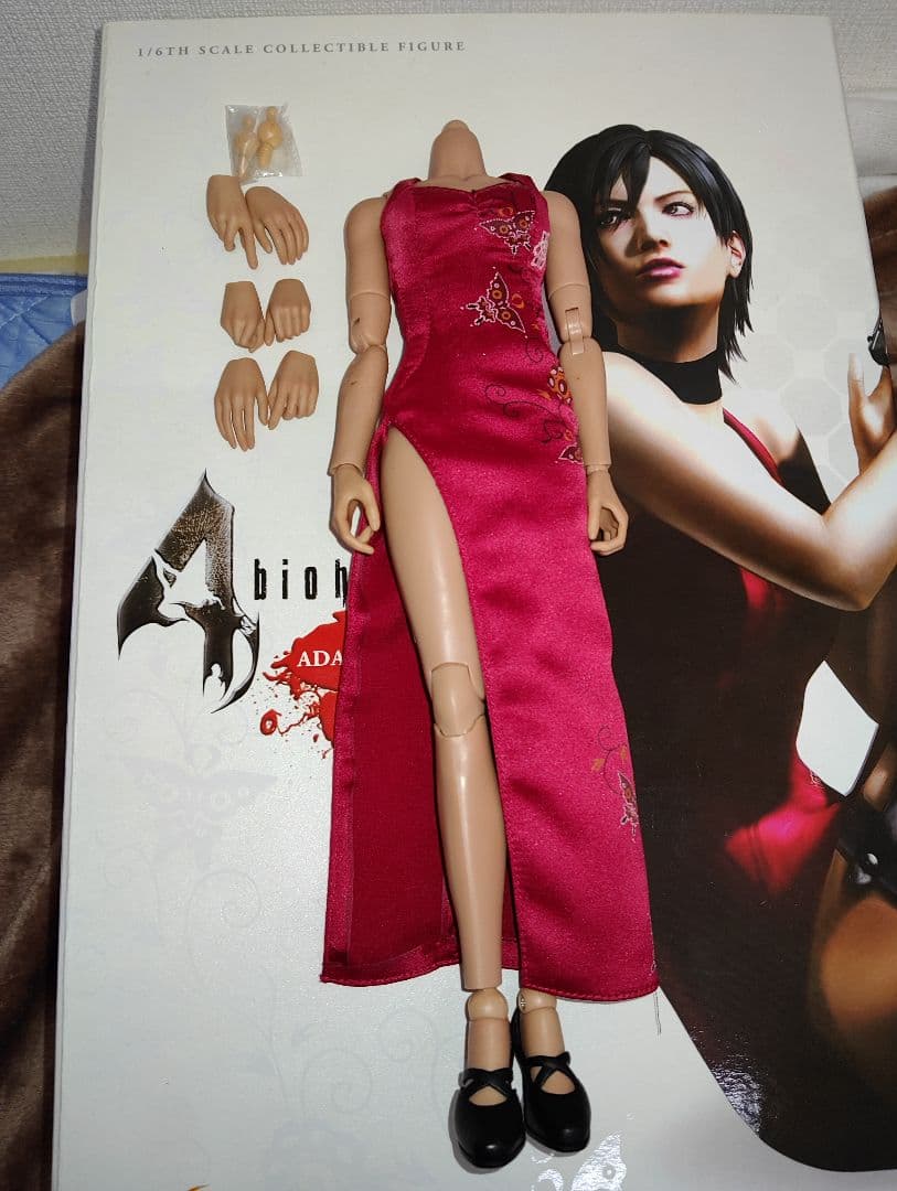 HOT TOYS社製1/6[バイオハザード 4(エイダ)衣装付き素体]＋手パーツ