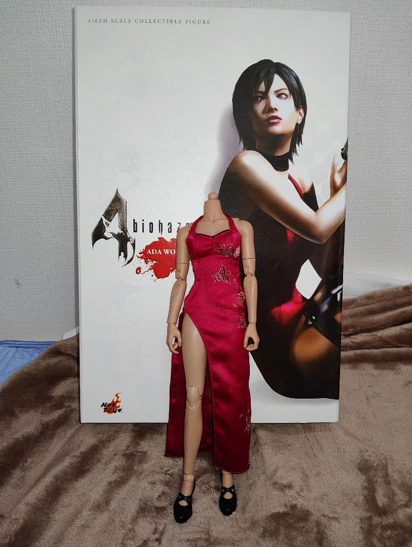 HOT TOYS社製1/6[バイオハザード 4(エイダ)衣装付き素体]＋手パーツ