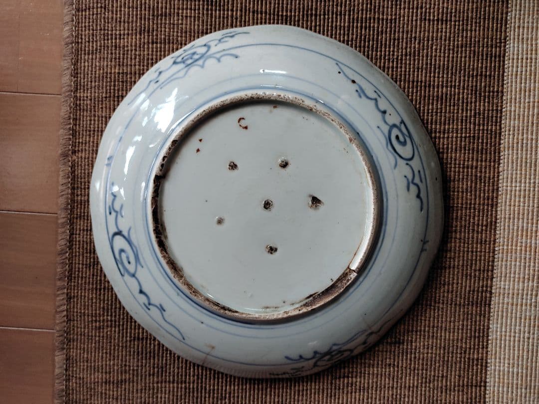 青い絵柄の波形皿 直径約28.5cm