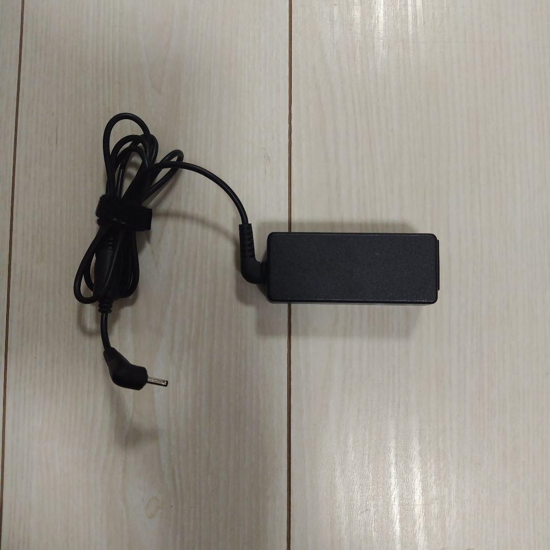 ARROWS　TAB　F-02F ホワイト 大画面　タブレット