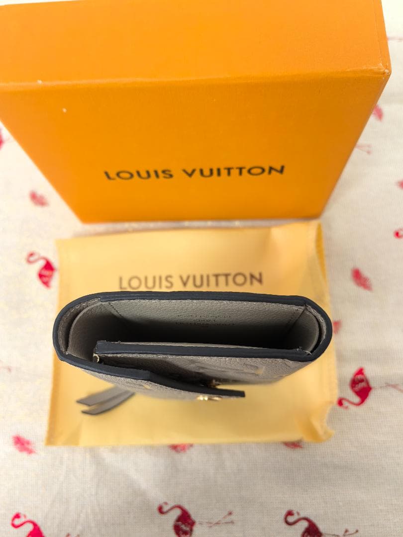 トープカラー 上品レザー財布 カードポケット多め 使いやすい 男女兼用