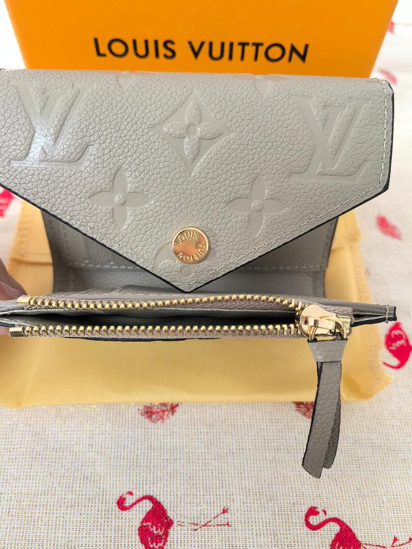 トープカラー 上品レザー財布 カードポケット多め 使いやすい 男女兼用