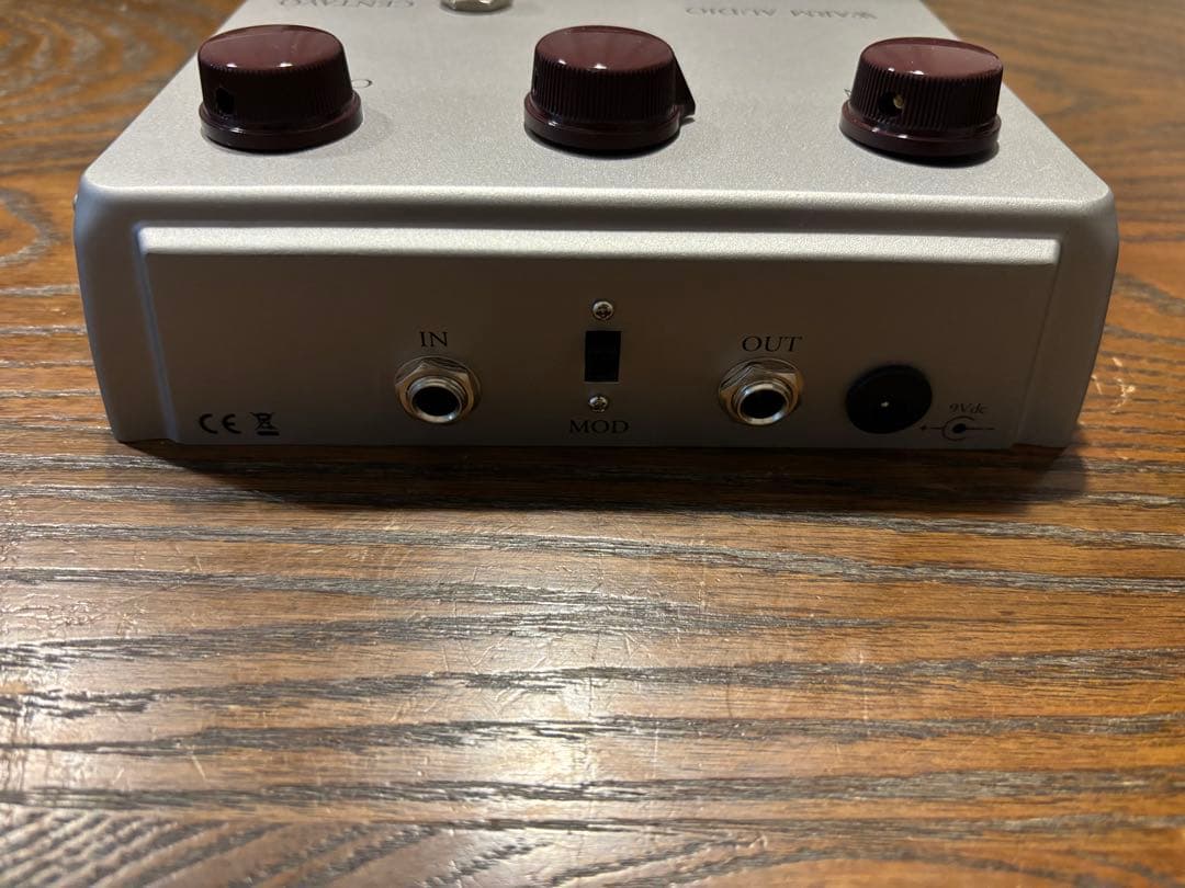 Warm Audio Centavo 限定版シルバー