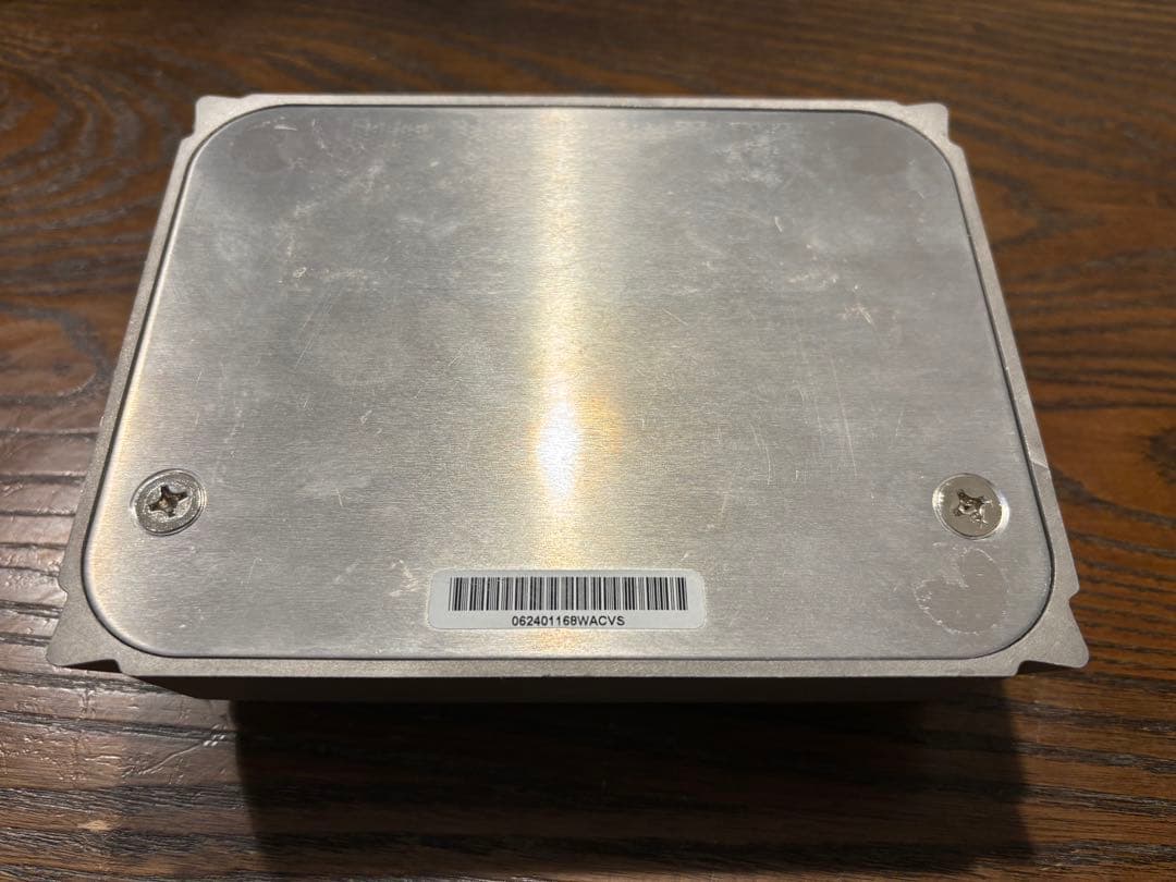 Warm Audio Centavo 限定版シルバー