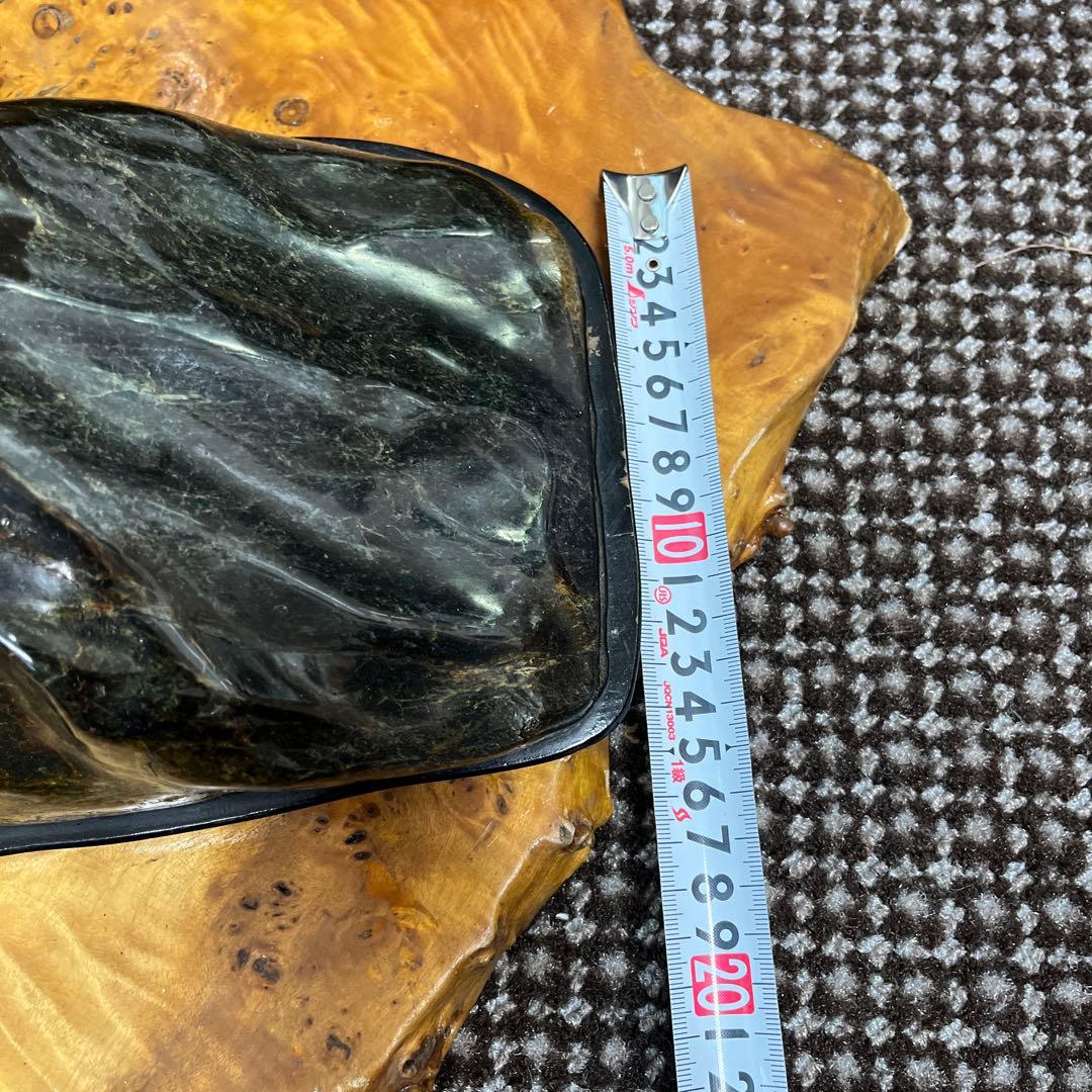 鑑賞石　天然石　置物　インテリアオブジェ　山の彫刻　玄関や床の間に神聖な印象へ