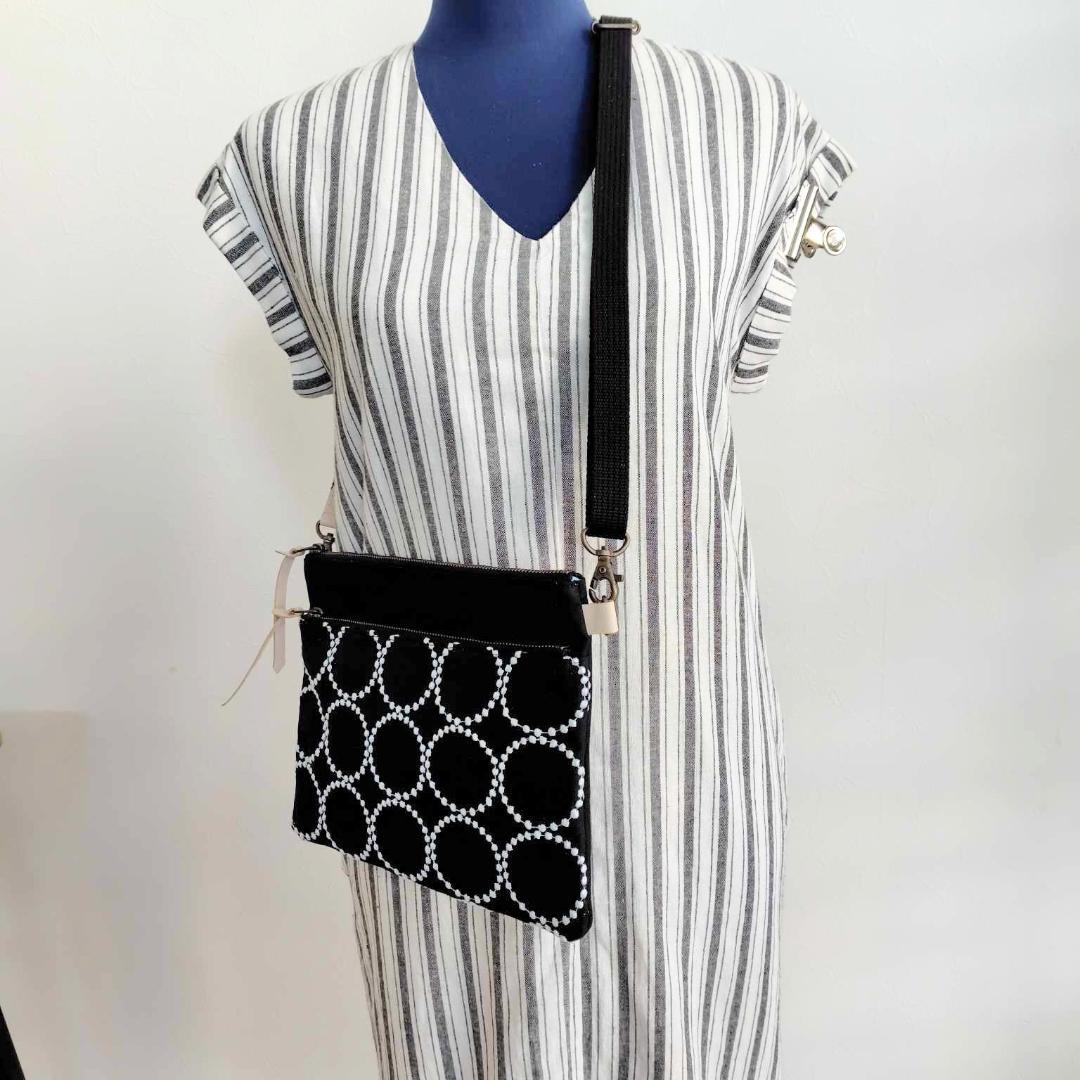 ☆*☆様 ミナペルホネン/tambourineタンバリンネイビー/サコッシュ本革