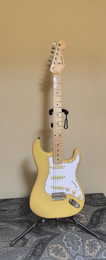 Ｂucchus ストラトタイプ　　　 (入手困難 生産中止モデル)