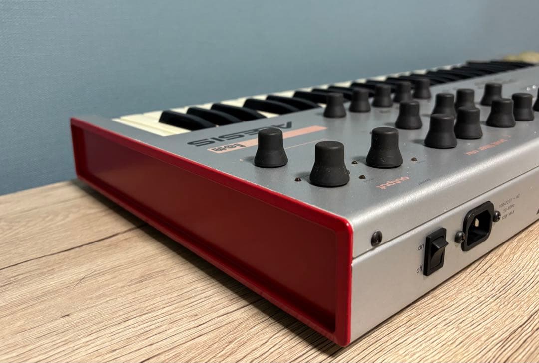 Alesis ion シンセサイザー 49鍵盤　ハードケース付き 動作確認済み。