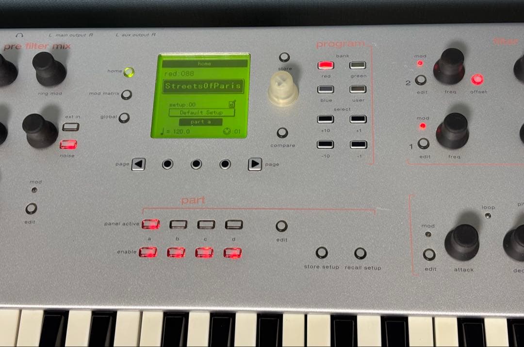 Alesis ion シンセサイザー 49鍵盤　ハードケース付き 動作確認済み。
