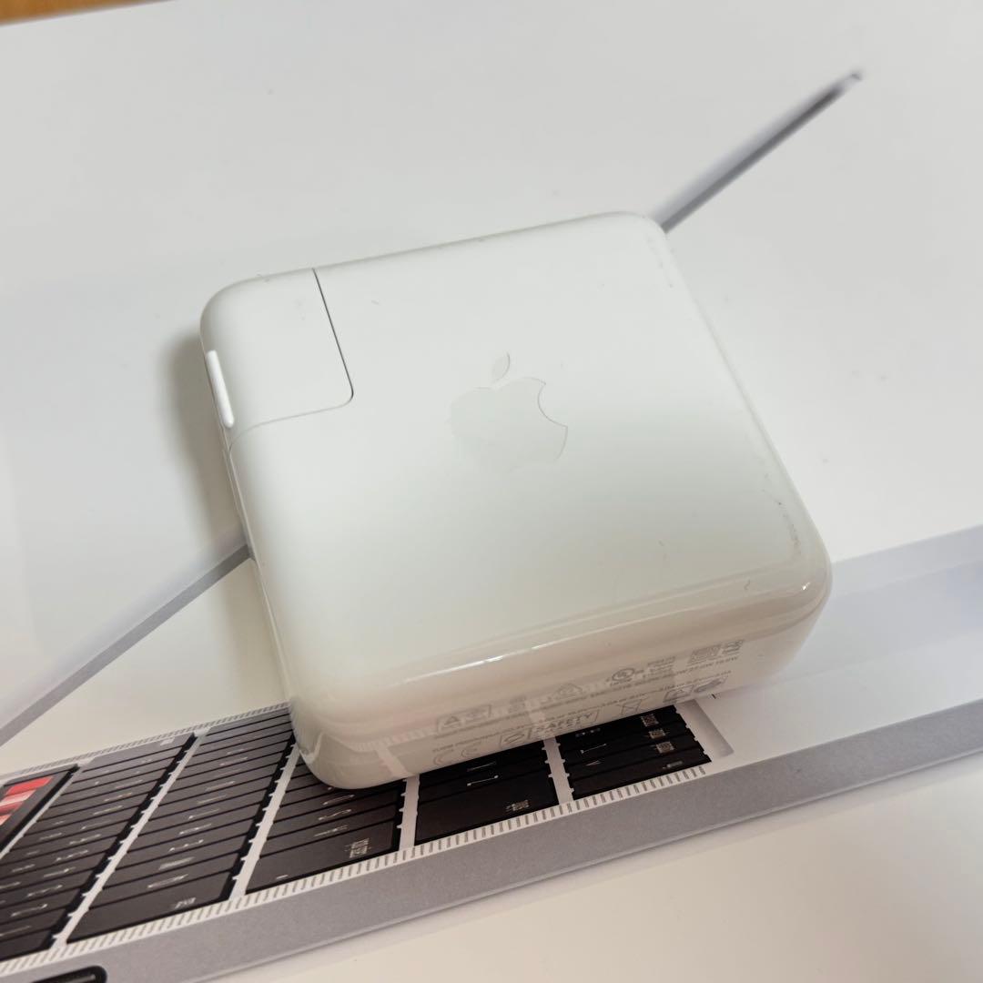 MacBook Pro 13インチ 2020 Core i5 16GB 1TB