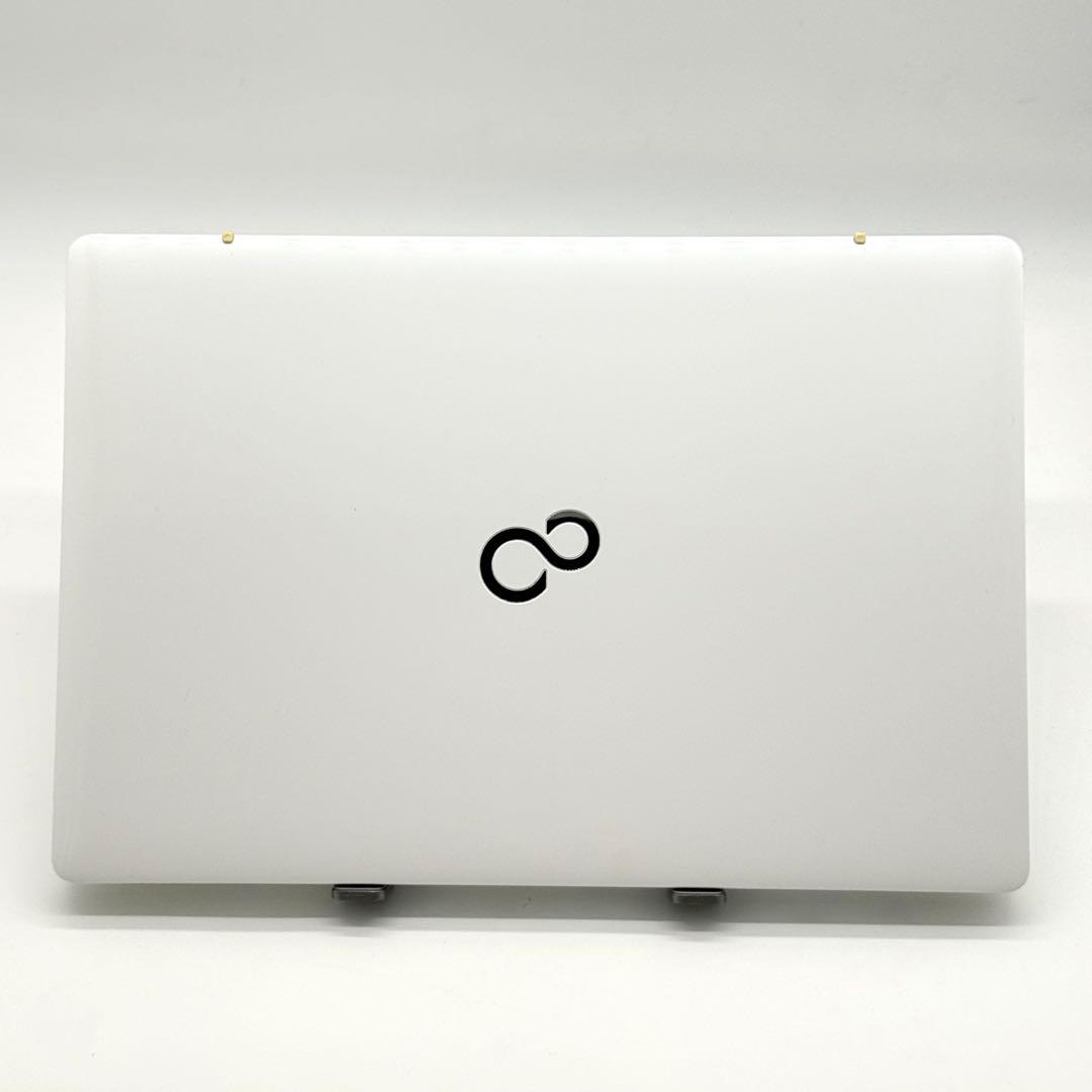 美品 富士通ノートパソコン i7 16GB 新品SSD512 高速 11pro