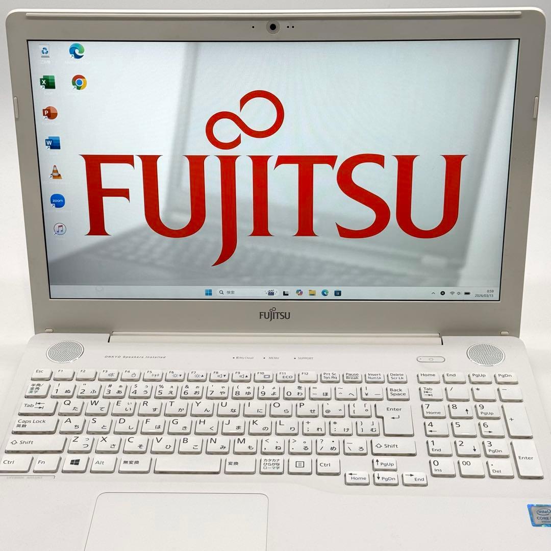 美品 富士通ノートパソコン i7 16GB 新品SSD512 高速 11pro