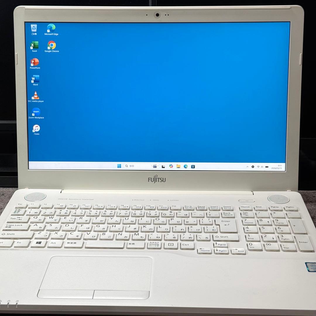 美品 富士通ノートパソコン i7 16GB 新品SSD512 高速 11pro