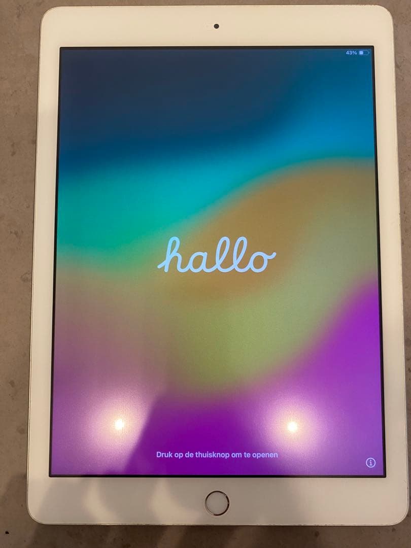 【最終値下げ】iPad 第6世代 32GB SIMフリー　シルバー